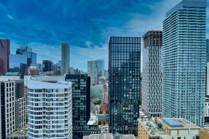 Property Photo:  65 Mutual St N/A 3206  ON M5B 0E5 