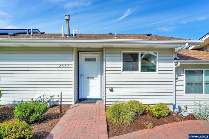 Property Photo:  2858 Oakcrest Dr NW  OR 97304 