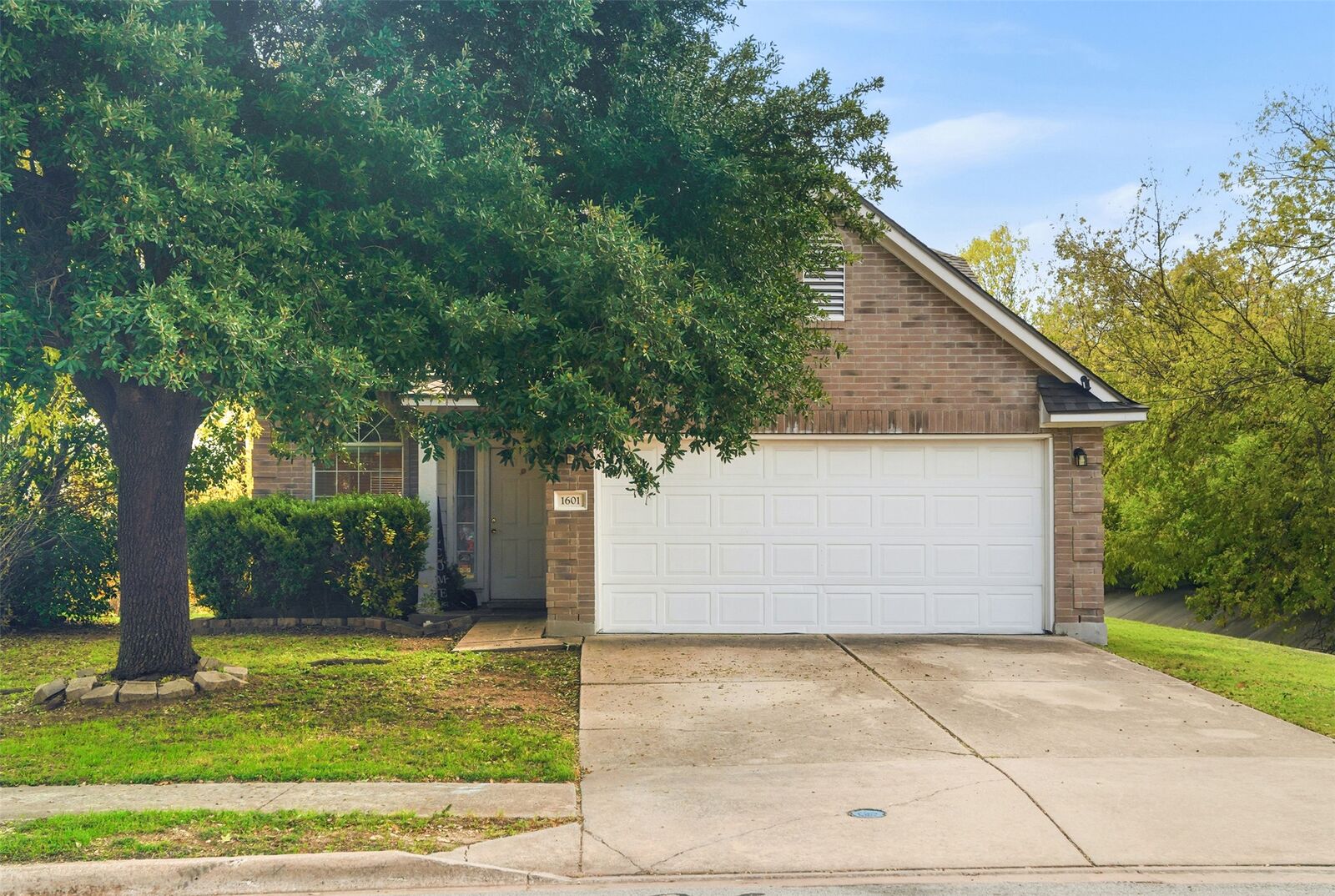 Property Photo:  1601 Breezy Court  TX 78664 