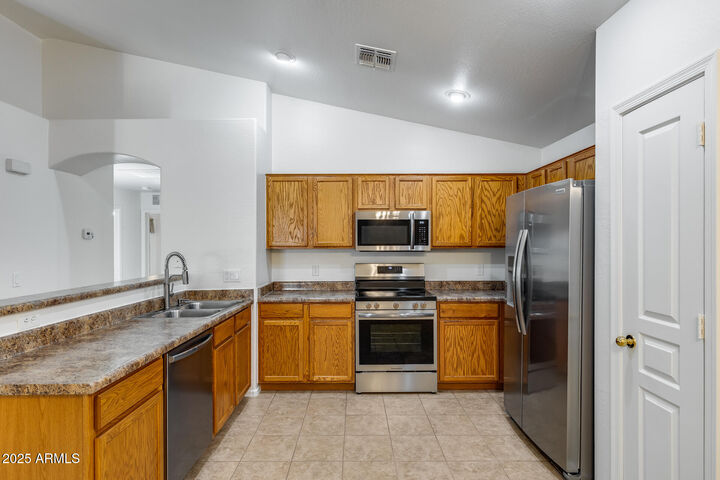 Property Photo:  3830 W Santa Cruz Avenue  AZ 85144 