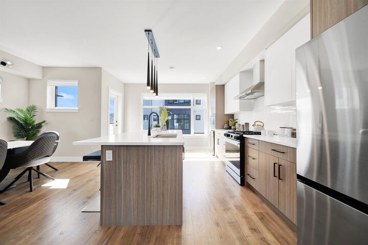 Photo de la propriété:  177 175A Street 11  BC V0V 0V0 