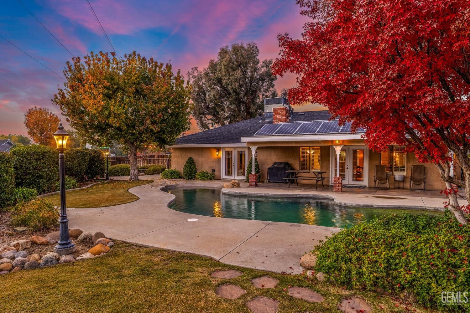 Property Photo:  6001 Meadow Glen Way  CA 93306 