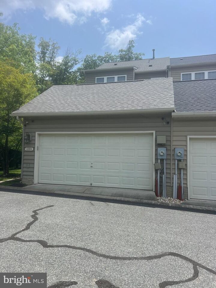 Property Photo: 12801 Half Moon Lane VA 22192