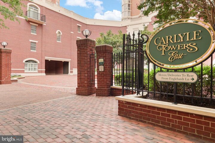 Property Photo: 2121 Jamieson Avenue 511 VA 22314