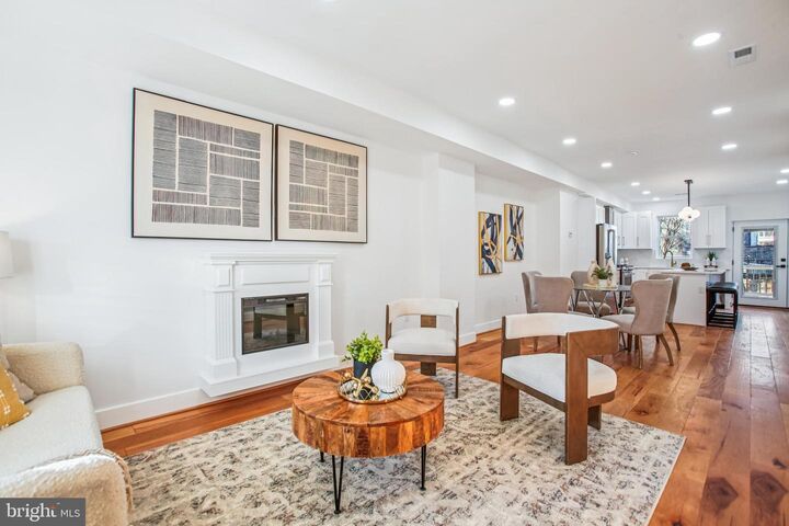 Property Photo:  1704 Independence Avenue SE  DC 20003 