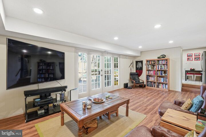 Property Photo:  3 Scottview Court  MD 20854 