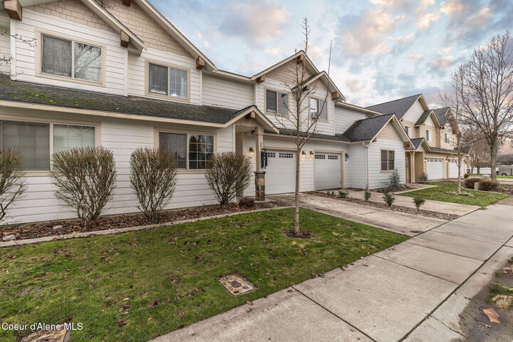 Property Photo:  1154 W Willow Lake Loop  ID 83815 