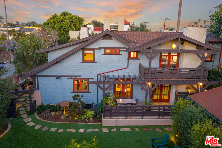 Property Photo:  706 Navy St  CA 90405 