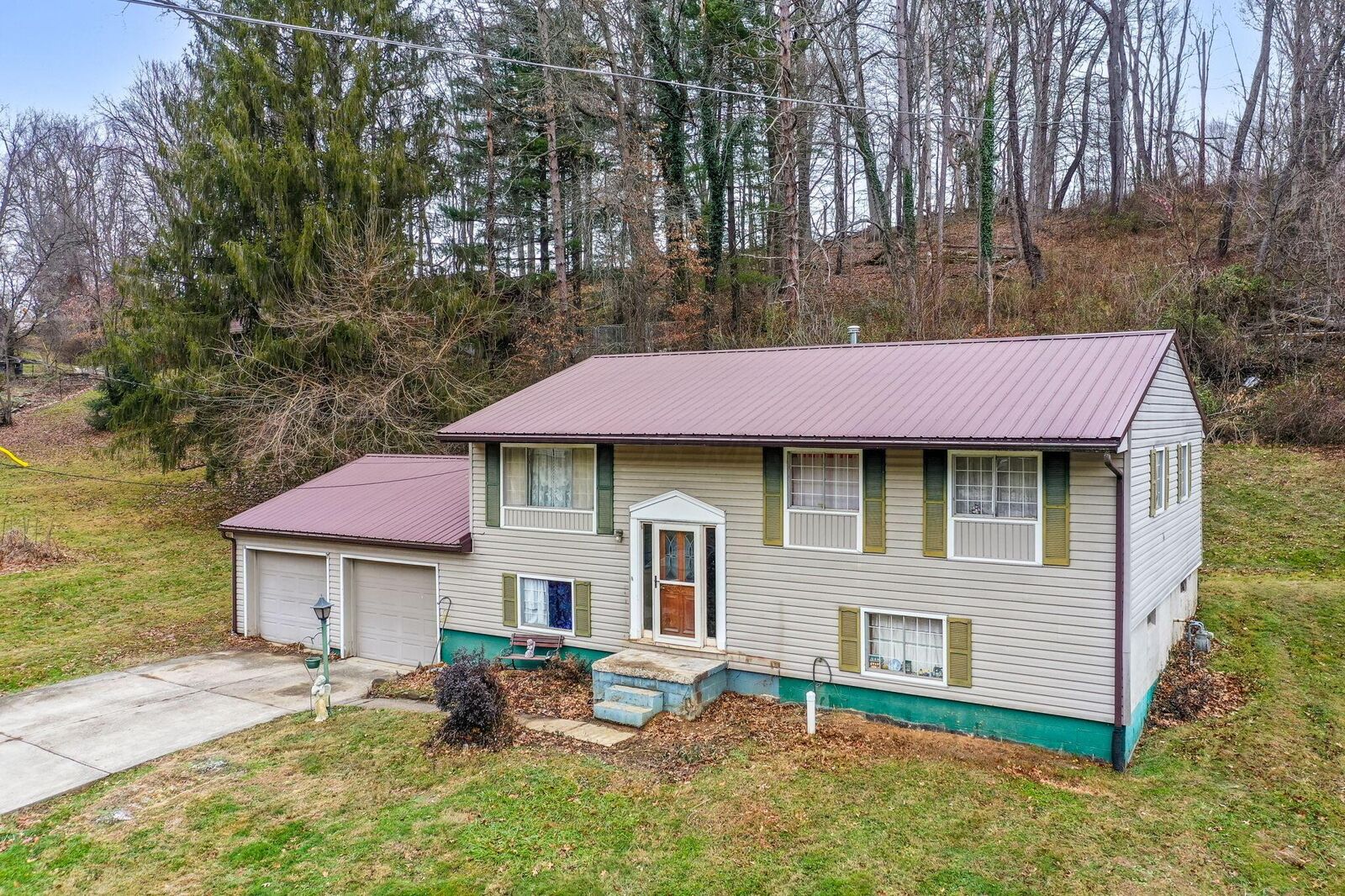 Property Photo:  770 W Marietta SE Road  OH 43107 