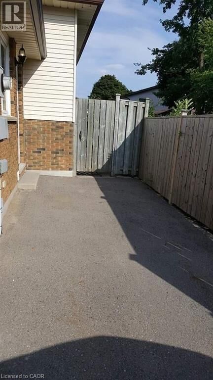 Property Photo:  486 Kingscourt Drive  ON N2K 2Y7 