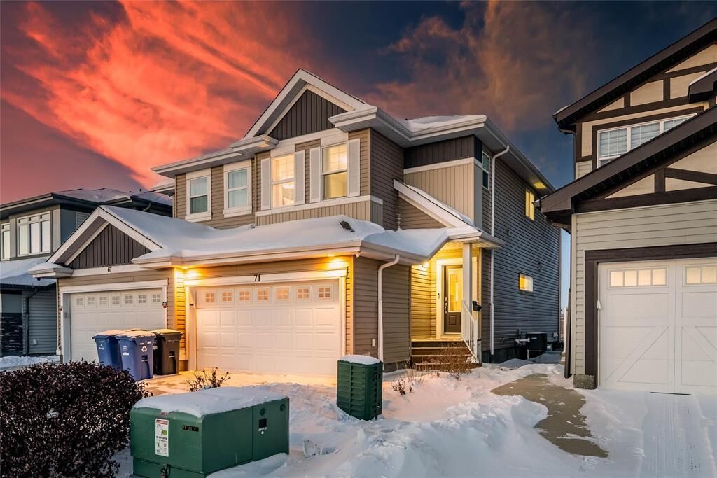 Property Photo:  71 Phoenix Way  MB R2V 5B4 