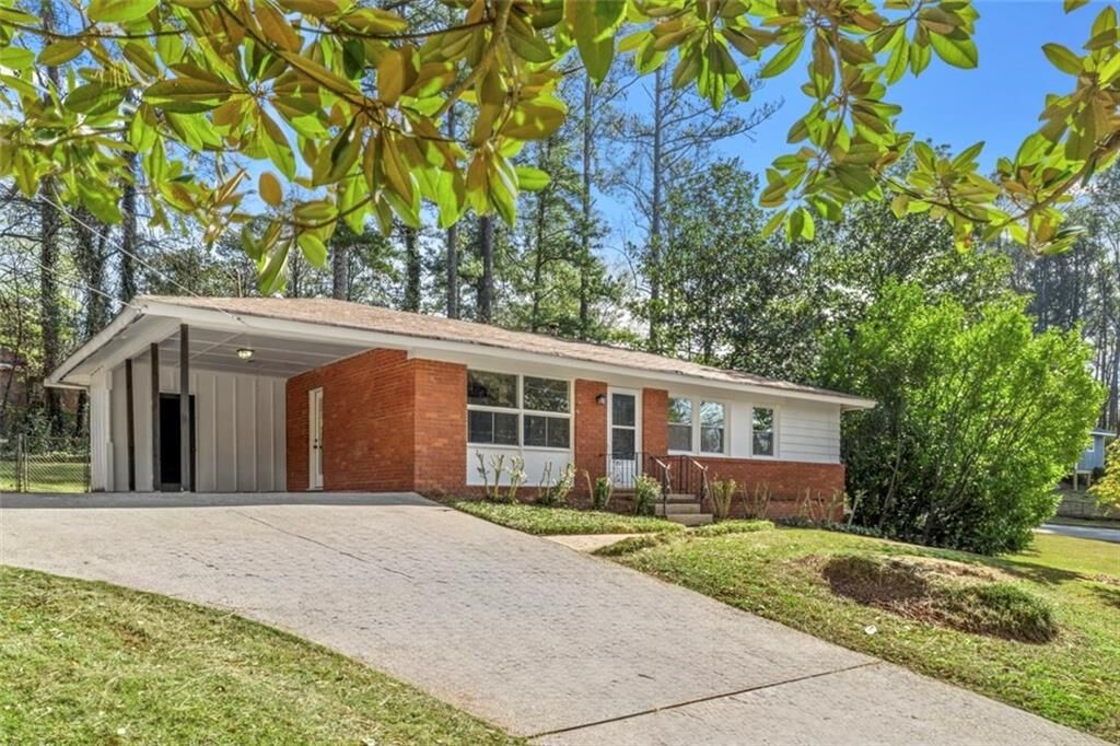 Property Photo: 2129 Wakita Drive SE GA 30060