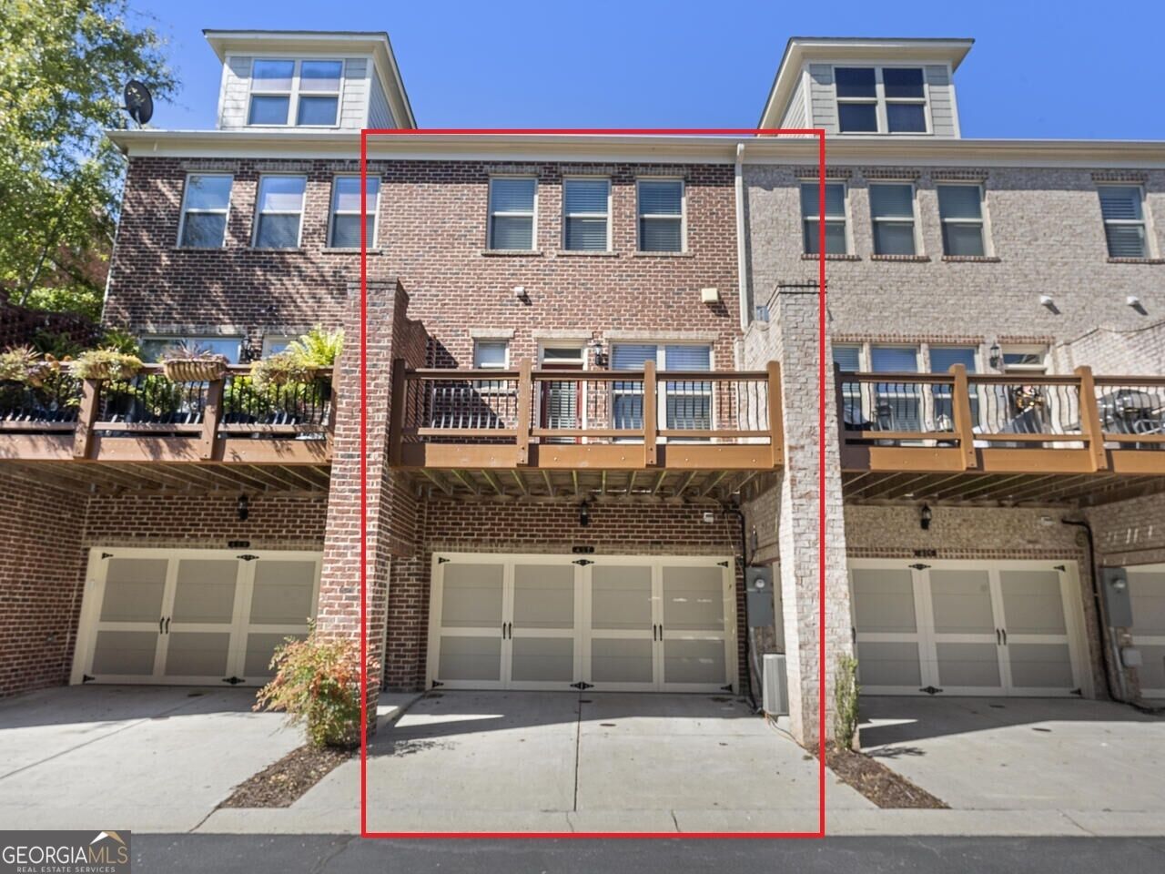 Property Photo:  427 Alderwood Street  GA 30328 