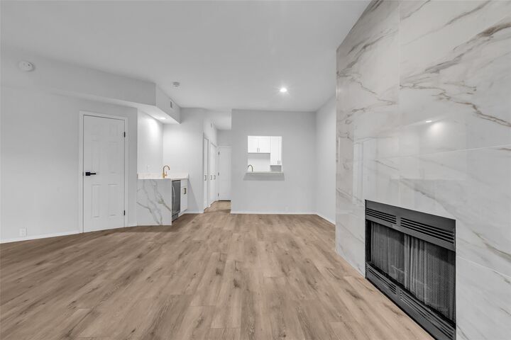 Property Photo: 4900 Floyd Street 10 TX 77007