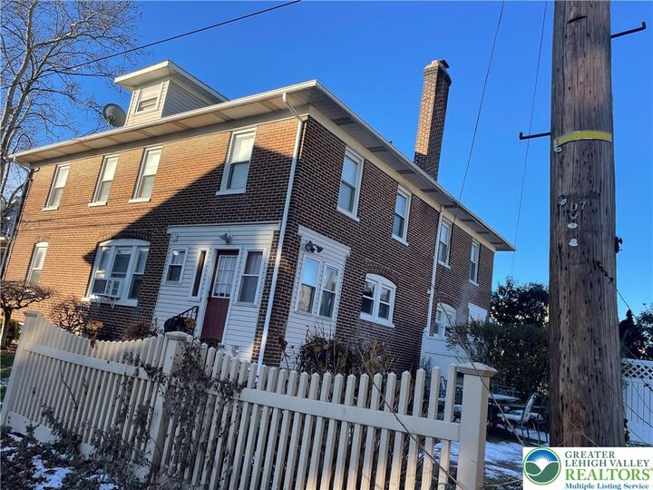 Property Photo:  121 Belvidere Street  PA 18064 