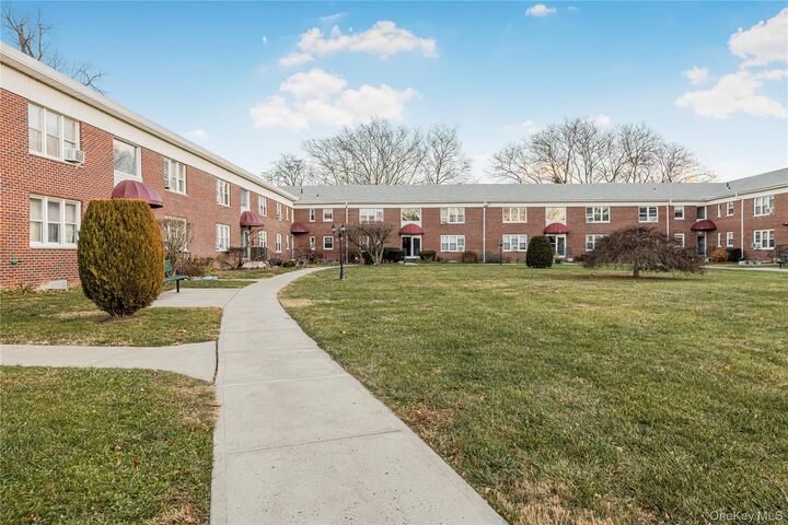 Property Photo:  15 Winchester Avenue 1B  NY 10710 