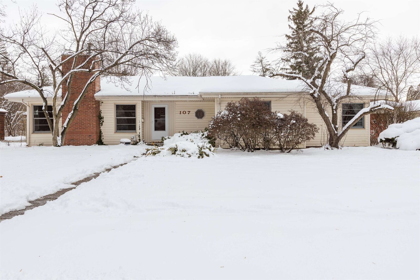 Property Photo:  107 Varner  MI 48640 