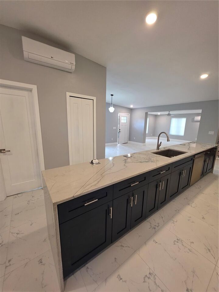 Property Photo:  1911 W Amelia Street  FL 32805 