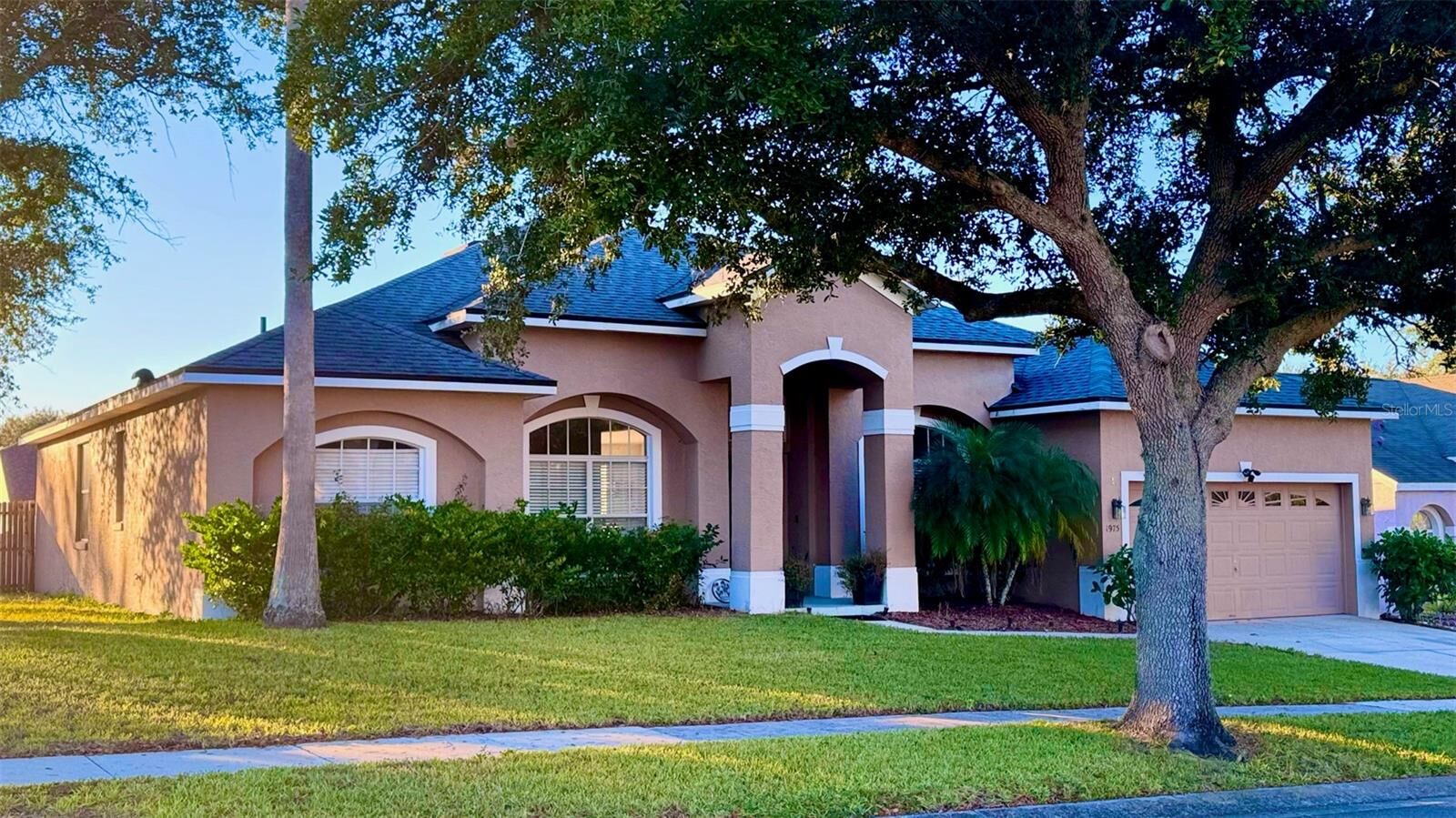 Property Photo: 1975 Florence Vista Boulevard FL 32818