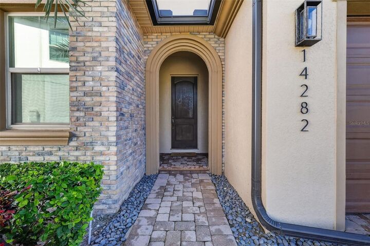 Property Photo:  14282 Creekbed Circle  FL 34787 