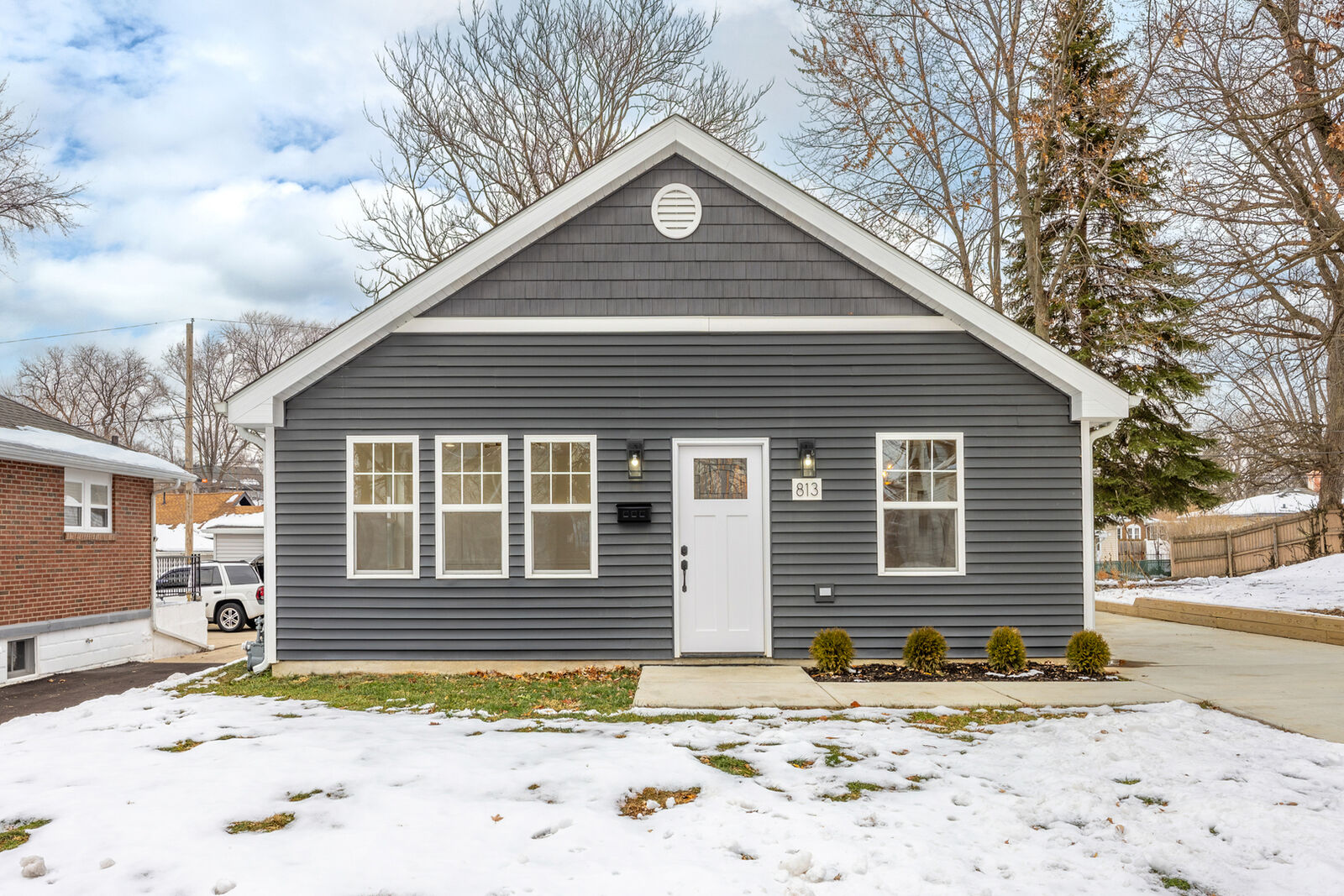 Property Photo:  813 Audrey Avenue  IL 60436 