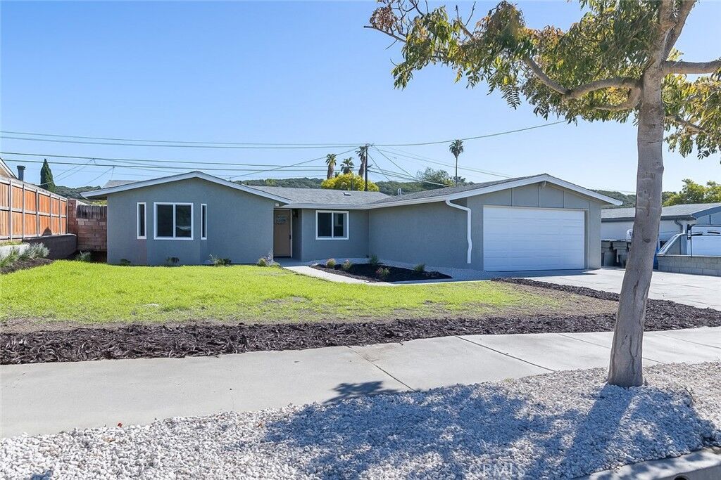 Property Photo: 3878 Via Mondo CA 93436