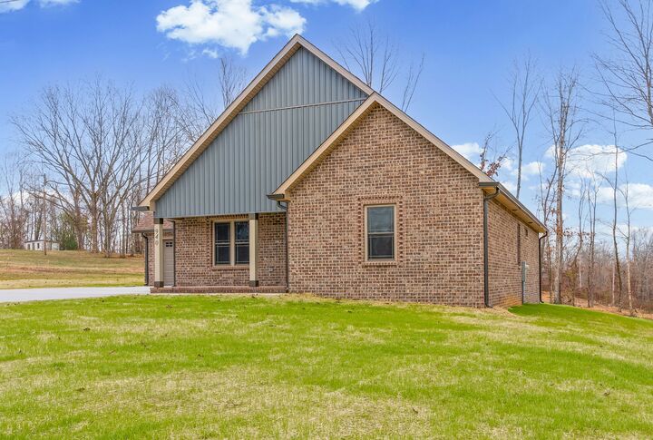 Property Photo:  940 Palmyra Rd  TN 37040 