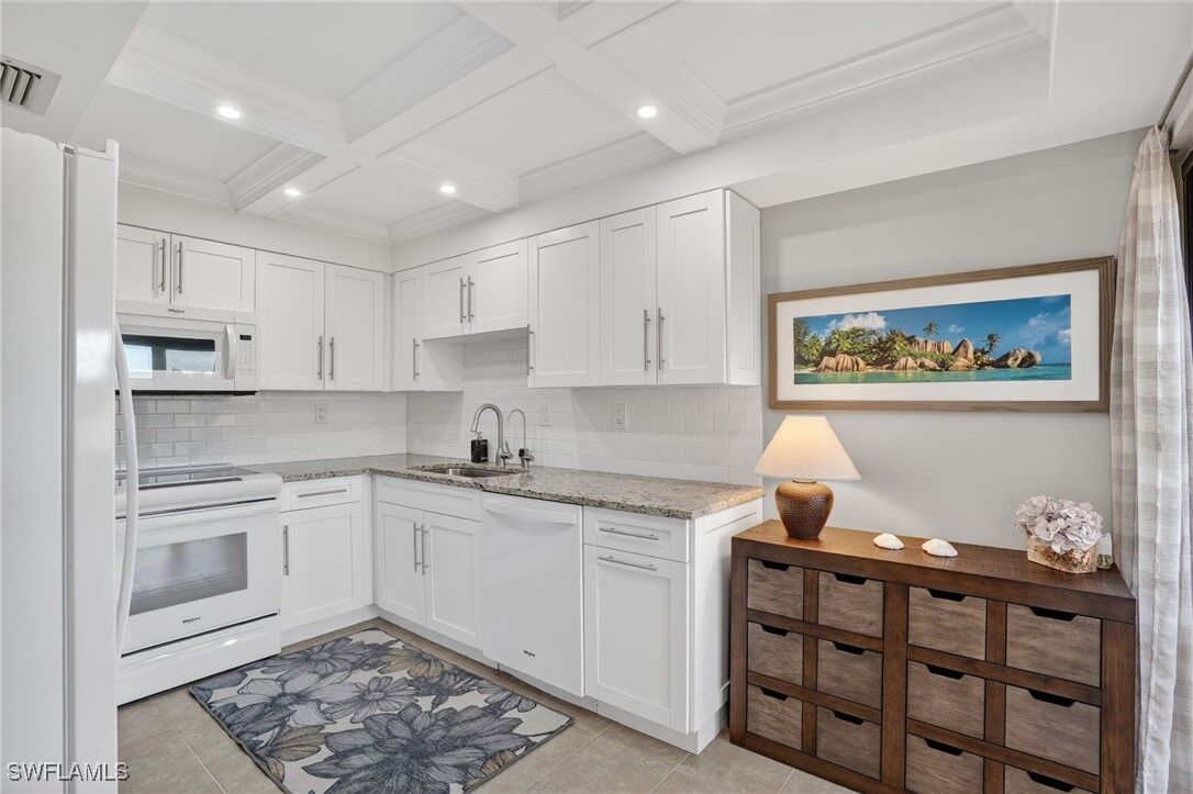 Property Photo:  1544 Mainsail Drive 10  FL 34114 