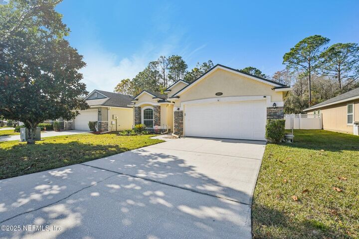 Property Photo: 607 Glendale Lane FL 32065