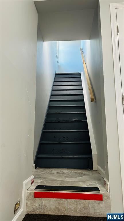 Property Photo:  52 14th Avenue 2  NJ 07407 