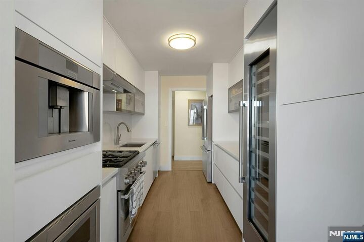 Property Photo: 6 Horizon Road 2602 NJ 07024