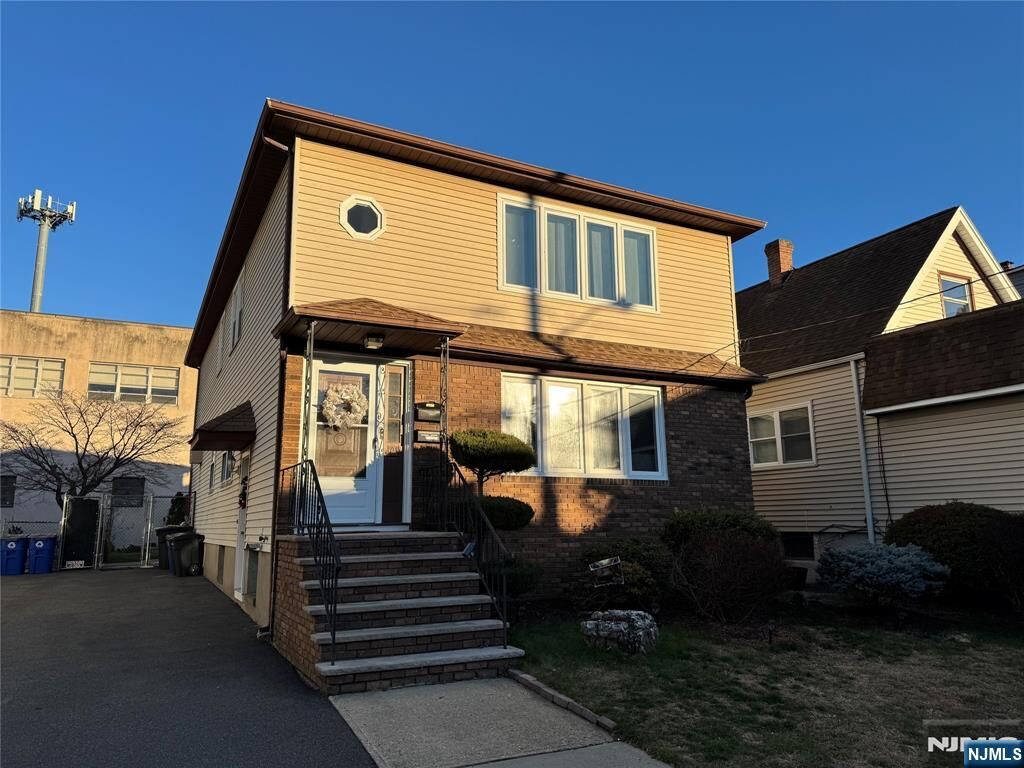 Property Photo:  101 Halstead Avenue  NJ 07057 