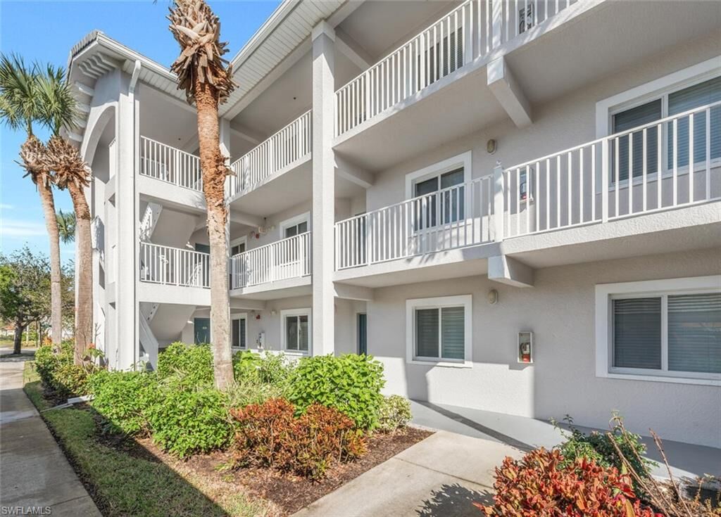 Property Photo:  7842 Regal Heron Cir 201  FL 34104 