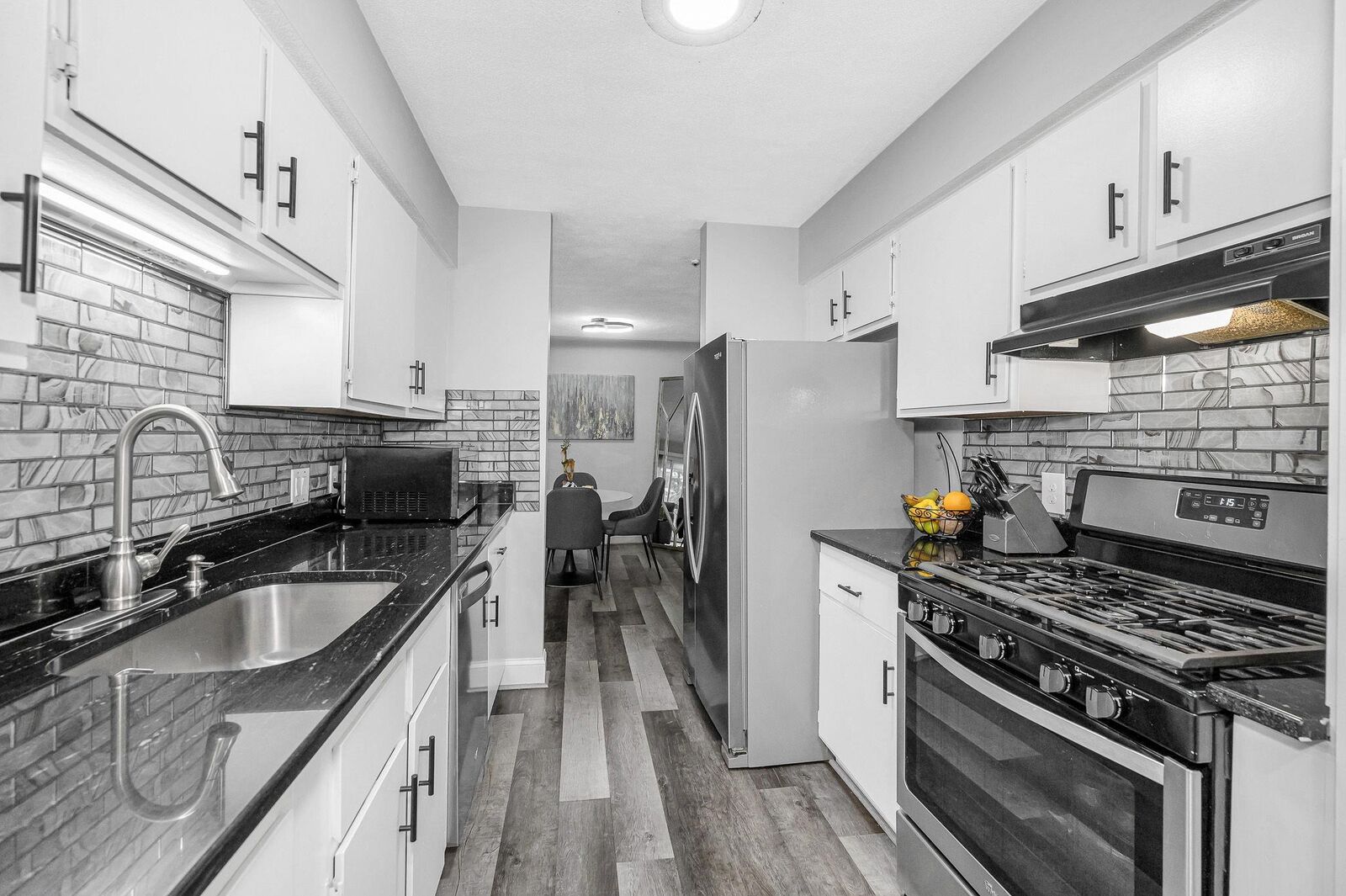 Property Photo: 210 Brook Village Road NH 03062