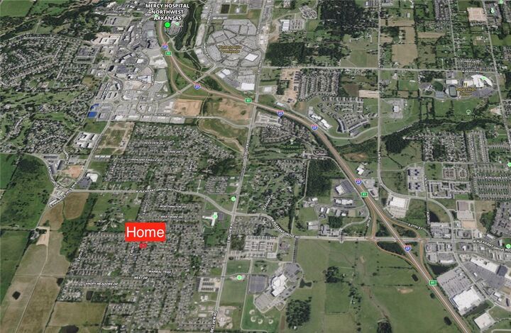 Property Photo: 5205 S Bent Tree Drive AR 72745