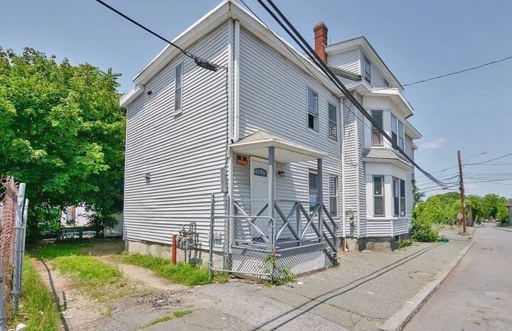 Property Photo:  10 Holly St  MA 01841 