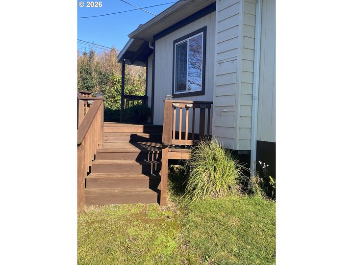 Property Photo:  1195 Idaho Ave  OR 97420 