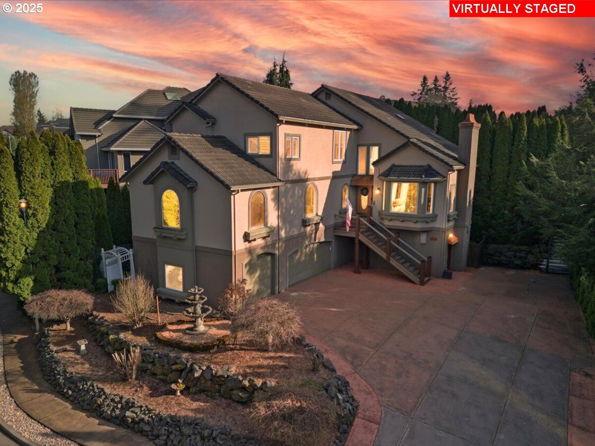 Property Photo: 1875 N Teakwood Cir OR 97013