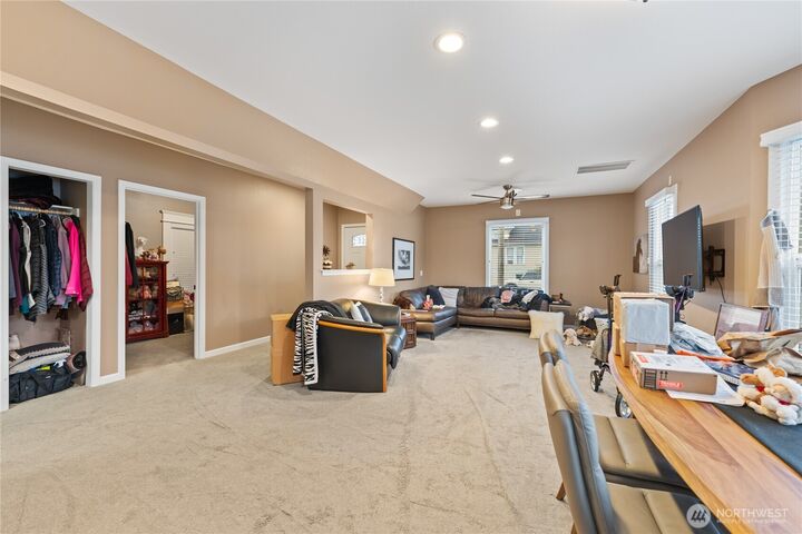 Property Photo:  520  O Avenue  WA 98221 