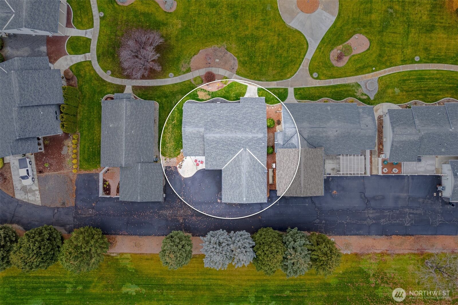 Property Photo:  1000  13th Avenue SW 7  WA 98848 