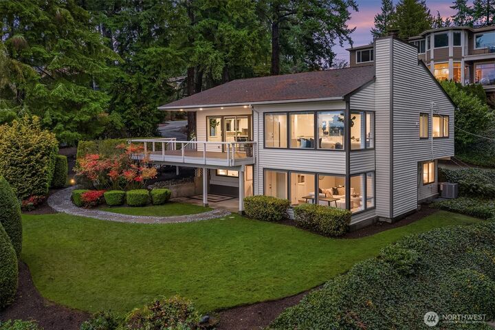 10001 SE 25th Street  Bellevue WA 98004 photo