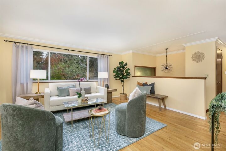 Property Photo: 15528 Greenwood Avenue N WA 98133