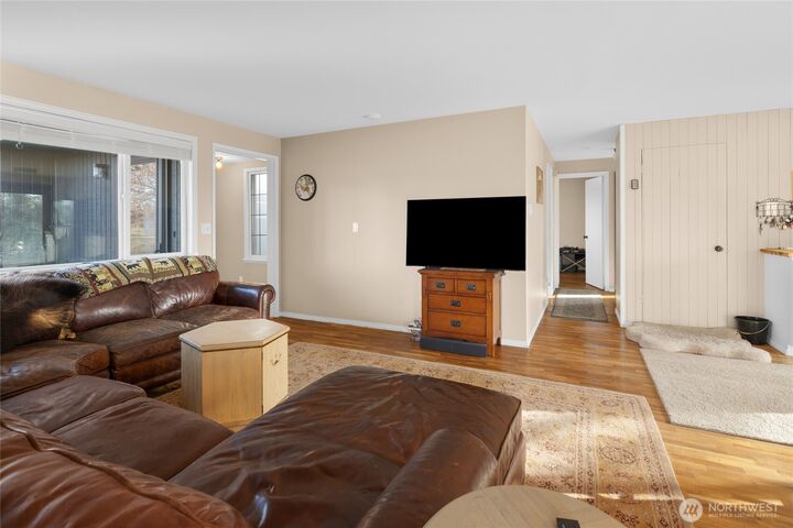Property Photo:  806 W 15th Avenue  WA 98926 