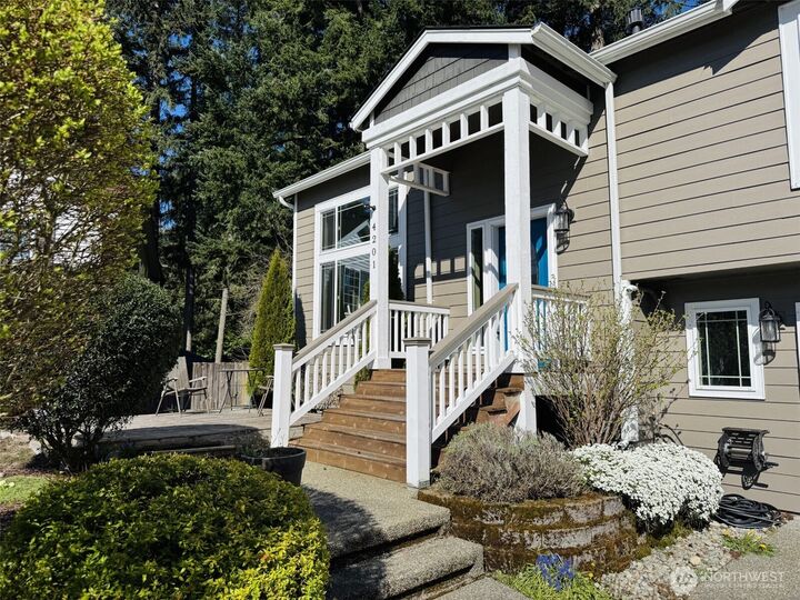 Property Photo:  4201  Arbor Court SE  WA 98503 