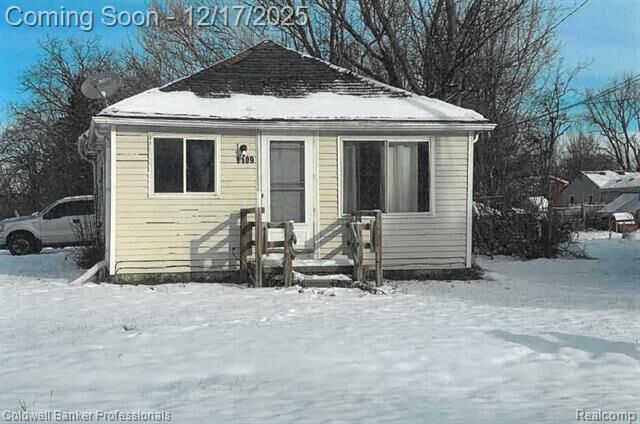 Property Photo:  1109 Terry Avenue  MI 48458 