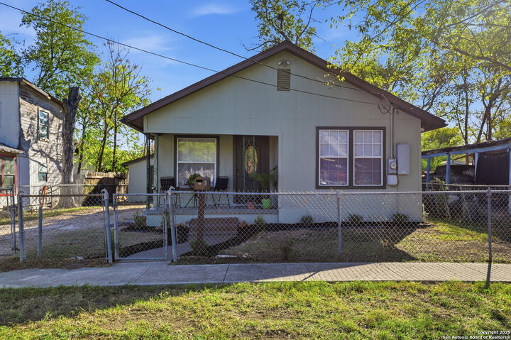 Property Photo: 2714 Tampico TX 78207