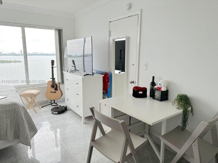 Property Photo:  11111 Biscayne Blvd 15B  FL 33181 