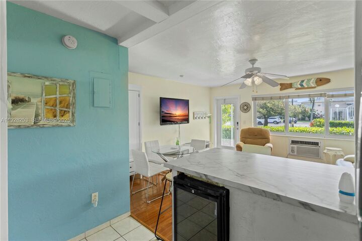 Property Photo: 801 Atlantic Shores Blvd 106 FL 33009
