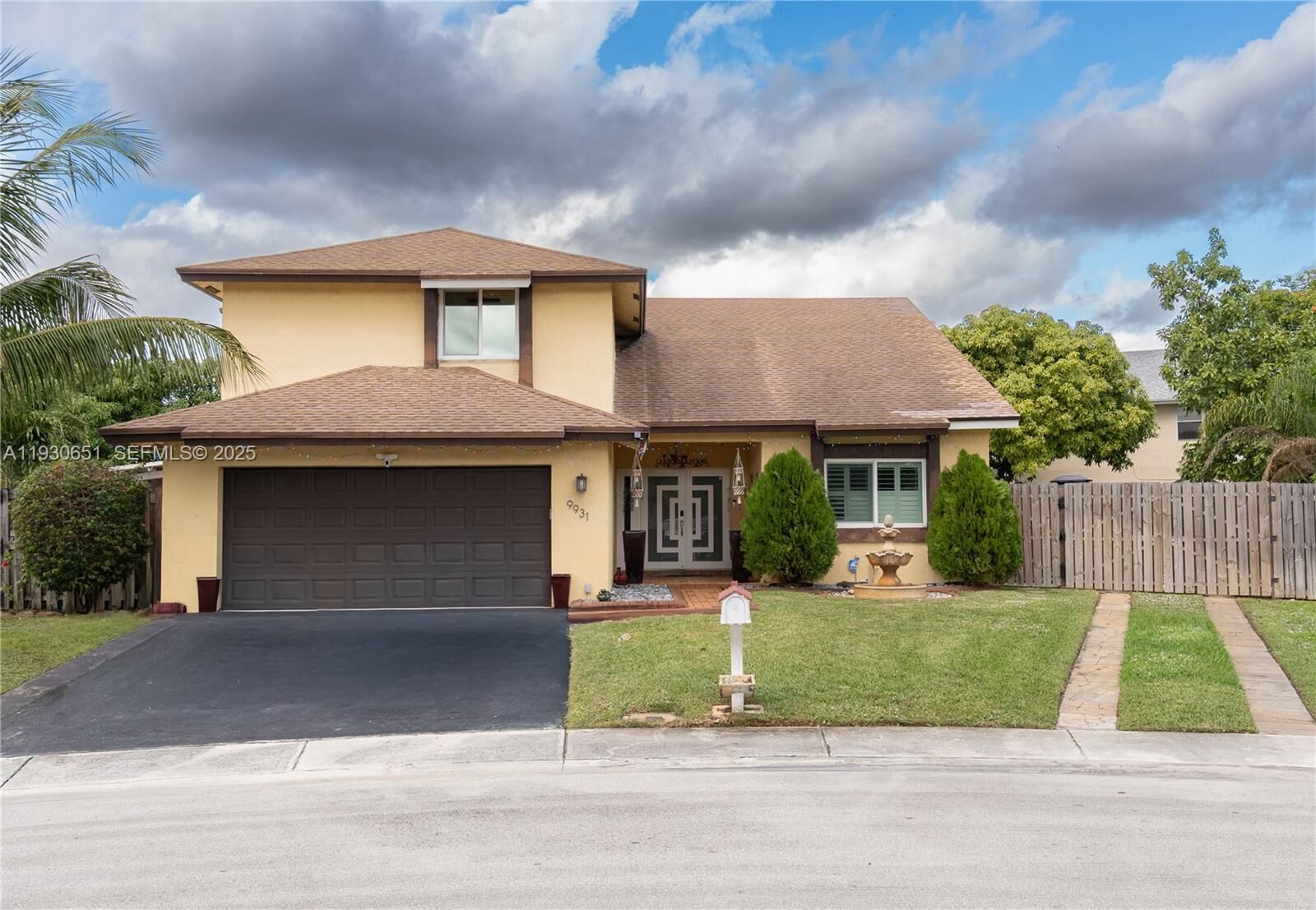 Property Photo:  9931 SW 14th St  FL 33025 