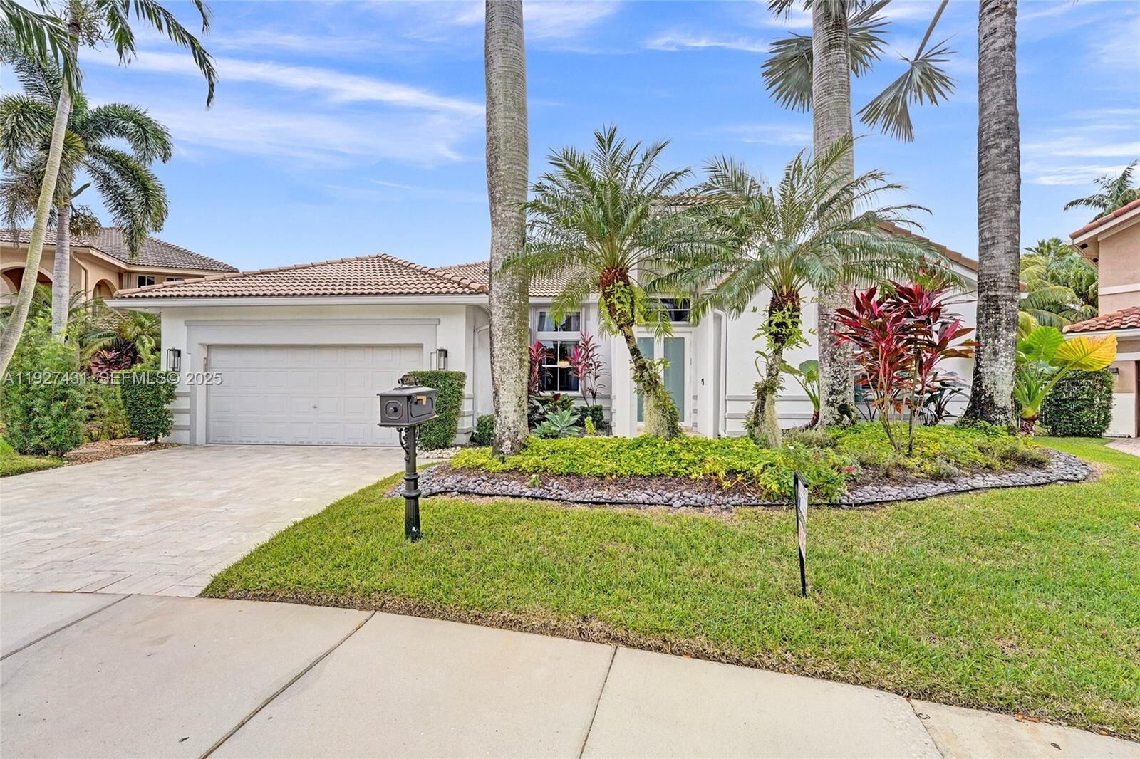 Property Photo:  2396 Pheasant Ln  FL 33327 